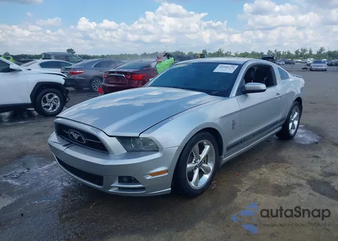 2013 Ford Mustang V6 Premium from USA, damaged, VIN 1ZVBP8AMXD5252221